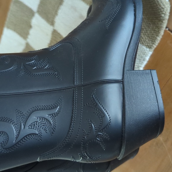 NWT Cowboy Rainboots - Picture 11 of 12